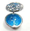 Enamel jewelry box with 5 blue flower forming a big flower pattern in red color and mini blue flower inlaid around, magnet lock design