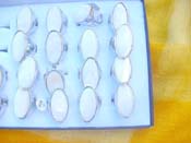 Large pendant seashell ring