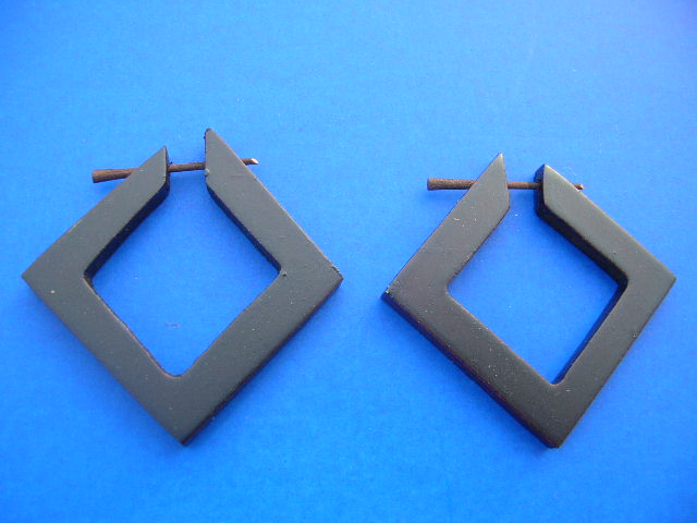 Hot style diamond shaped organic wood earrings - Indonesia gift sourcing agent