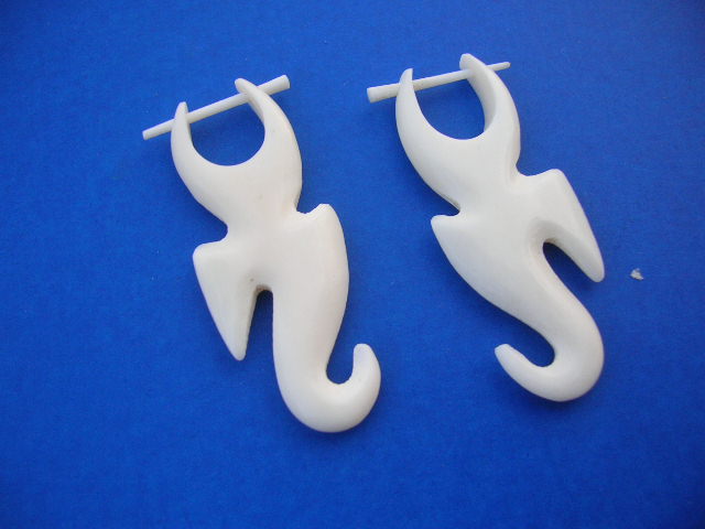 Handmade organic bone earring in crafted art image  - jewelry boutique market