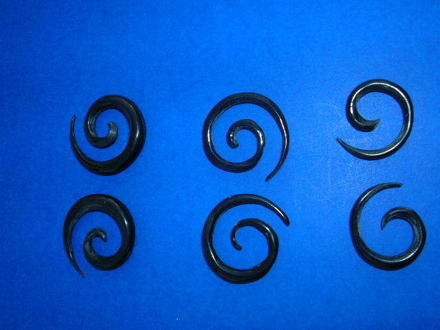 Indonesian wholesale jewelry - Spiral hoop designed organic buffalo horn earring