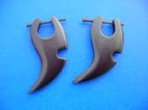 Contemporary arrow head designed fashion wood earrings