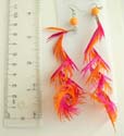 Feather fashion earring with a colored bead holding wavy double colors feather, fish hook back. Assorted color randomly pick by warehouse staffs