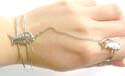 Jewelry fashion slave bangle bracelet-ring in carved-out double band design with a fish bone decor at center 